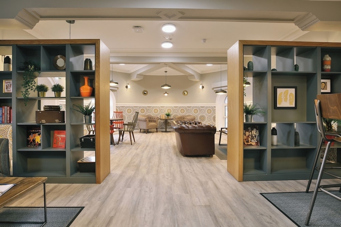 Imagen de los interiores del Hotel Student Only Provincial House. Foto 13
