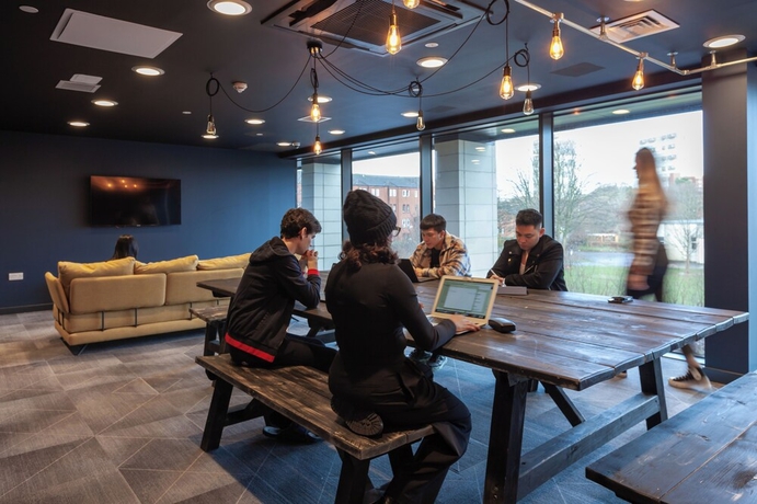 Imagen del bar/restaurante del Hotel Student Only True Glasgow. Foto 3