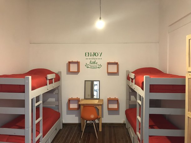 Imagen de la habitación del Hotel Students Hostel. Foto 5