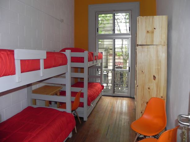 Imagen de la habitación del Hotel Students Hostel. Foto 6