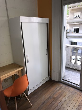 Imagen de la habitación del Hotel Students Hostel. Foto 11