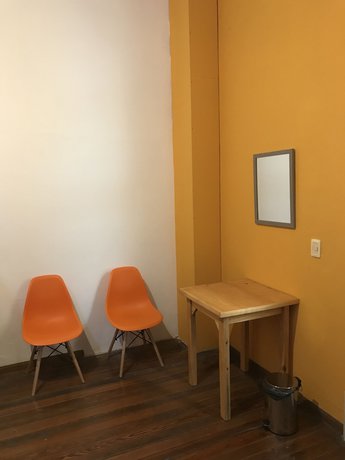 Imagen de la habitación del Hotel Students Hostel. Foto 14