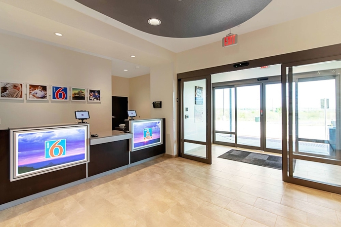 Imagen de los interiores del Hotel Studio 6 Austin, TX - Airport. Foto 13