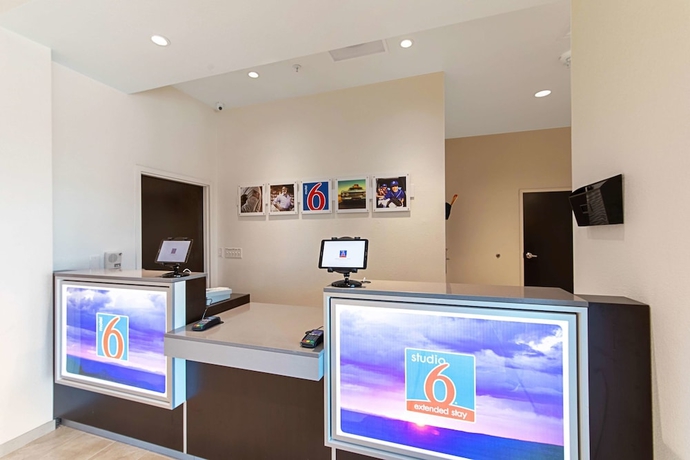Imagen de los interiores del Hotel Studio 6 Austin, TX - Airport. Foto 19