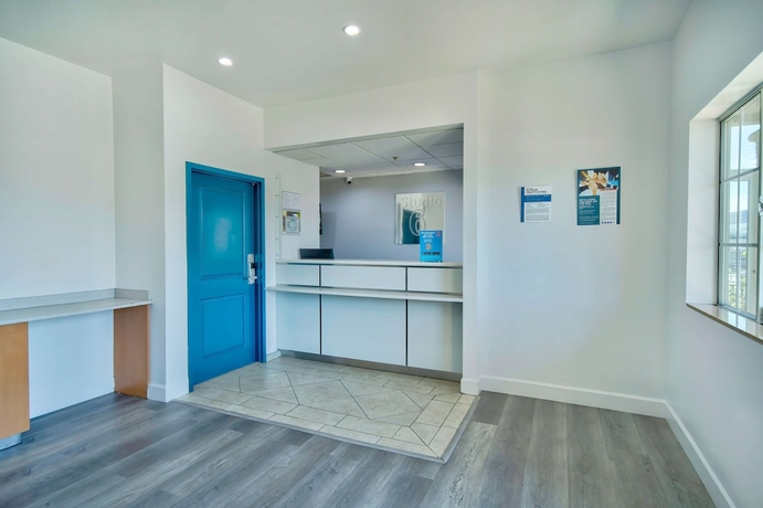 Imagen de los interiores del Hotel Studio 6 Bakersfield, CA. Foto 18