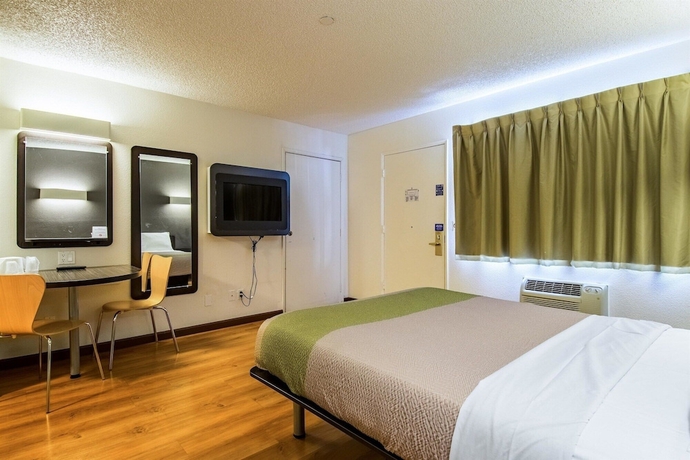 Imagen de la habitación del Hotel Studio 6 Cypress, CA. Foto 9