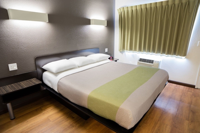 Imagen de la habitación del Hotel Studio 6 Cypress, CA. Foto 11