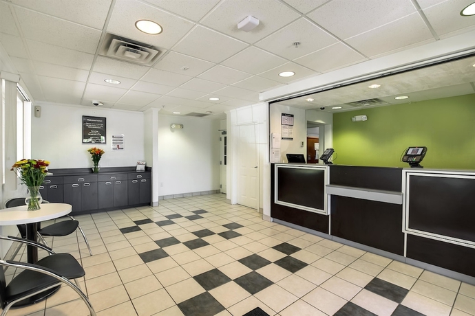 Imagen de los interiores del Hotel Studio 6 East Brunswick, NJ - NYC Area. Foto 18