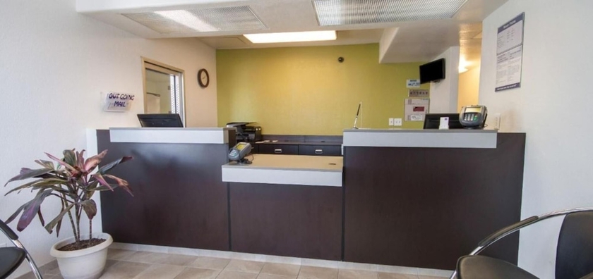 Imagen de los interiores del Hotel Studio 6 El Paso, TX - East. Foto 17