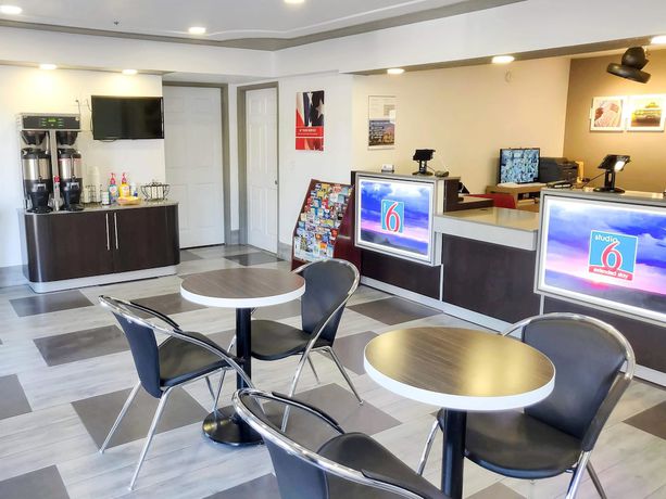 Imagen de los interiores del Hotel Studio 6 Fresno, CA - Extended Stay. Foto 18