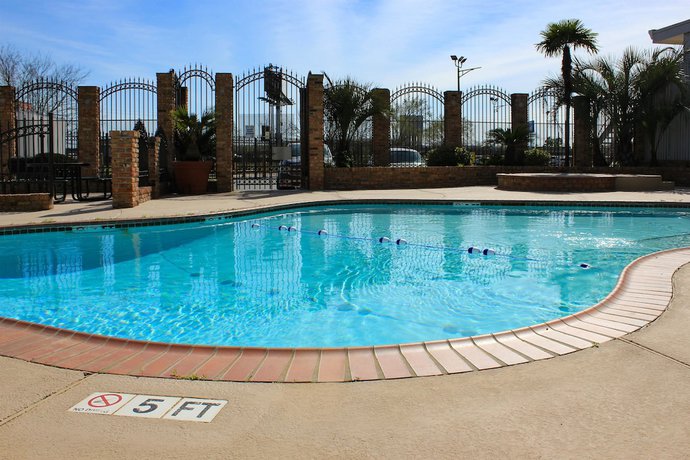 Imagen de la piscina del Hotel Studio 6 Houston, Tx - East. Foto 20