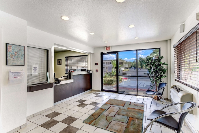 Imagen de los interiores del Hotel Studio 6 Kissimmee, FL - Orlando. Foto 19