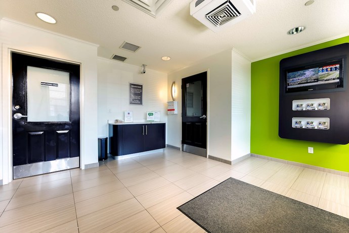 Imagen de los interiores del Hotel Studio 6 Mississauga, ON - Toronto. Foto 19