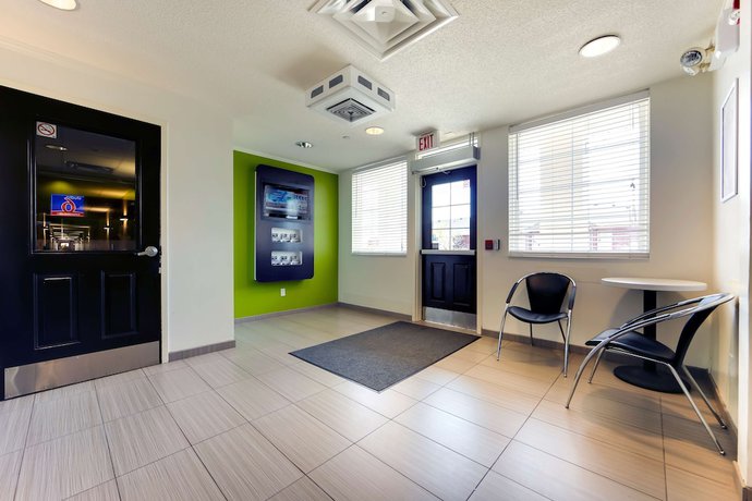Imagen de los interiores del Hotel Studio 6 Mississauga, ON - Toronto. Foto 20