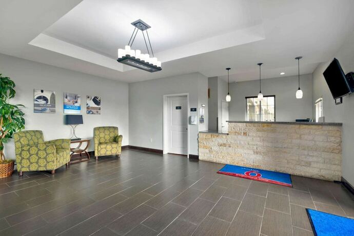 Imagen general del Hotel Studio 6 Pleasanton, TX. Foto 5
