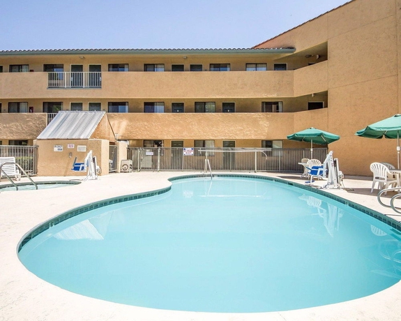 Imagen de la piscina del Hotel Studio 6 Sacramento, Ca - Natomas. Foto 15