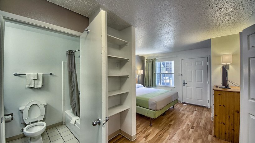 Imagen de la habitación del Hotel Studio 6 San Antonio, Tx - Six Flags. Foto 12