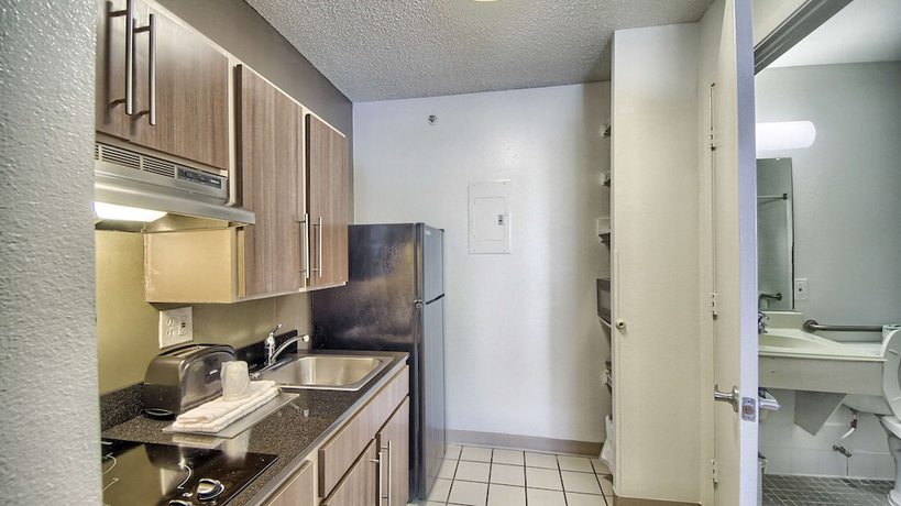 Imagen de la habitación del Hotel Studio 6 San Antonio, Tx - Six Flags. Foto 15