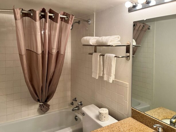 Imagen de la habitación del Hotel Studio 6 Suites Clarion, PA. Foto 12