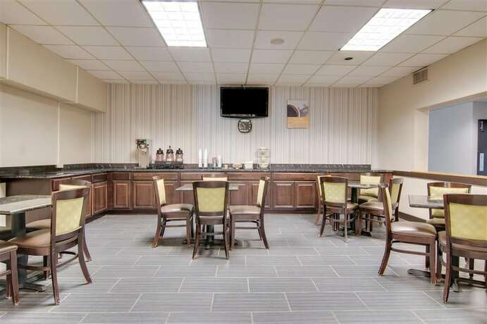 Imagen general del Hotel Studio 6 Suites Clarion, PA. Foto 2