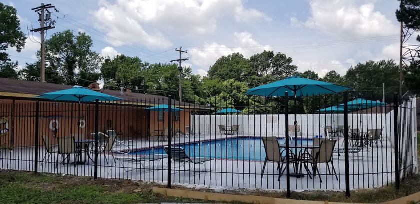 Imagen de la piscina del Hotel Studio 6 Suites Memphis, TN &ndash; East Memphis. Foto 19