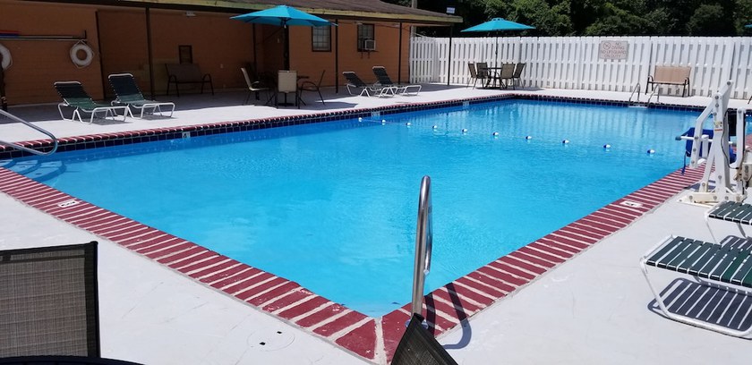 Imagen de la piscina del Hotel Studio 6 Suites Memphis, TN &ndash; East Memphis. Foto 20