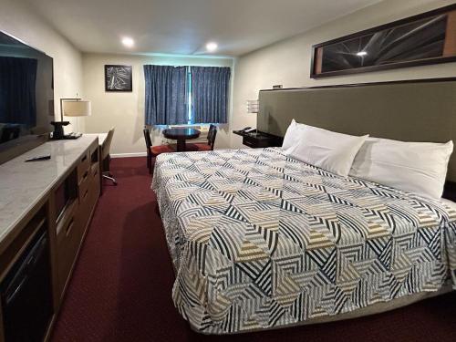 Imagen de la habitación del Hotel Studio 6 Suites Santa Ana, CA. Foto 14