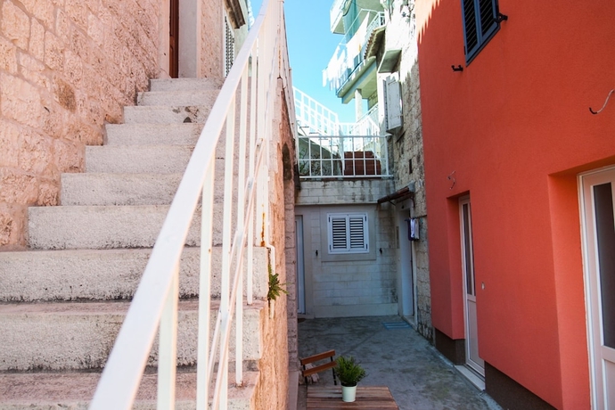 Imagen de los interiores del Hotel Studio Apartments Emotha. Foto 18