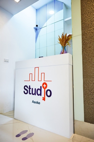Imagen de los interiores del Hotel Studio Asoke, Bangkok. Foto 17