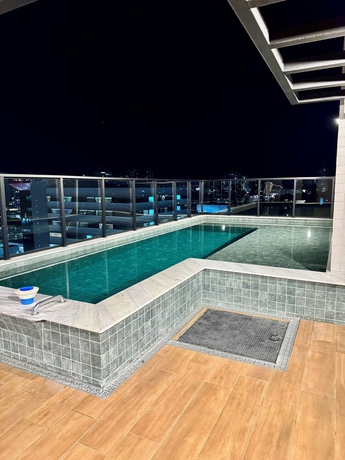 Imagen de la piscina del Hotel Studio Connect Life 804. Foto 16