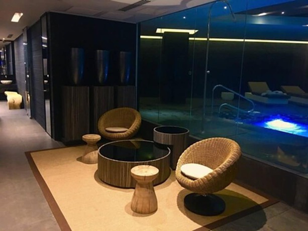 Imagen de la piscina del Hotel Studio Icon. Foto 16