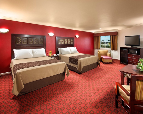 Imagen de la habitación del Hotel Studio Inn and Suites At Promenade Downey. Foto 4