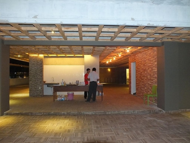 Imagen de los interiores del Hotel Studio Inn and Suites. Foto 14