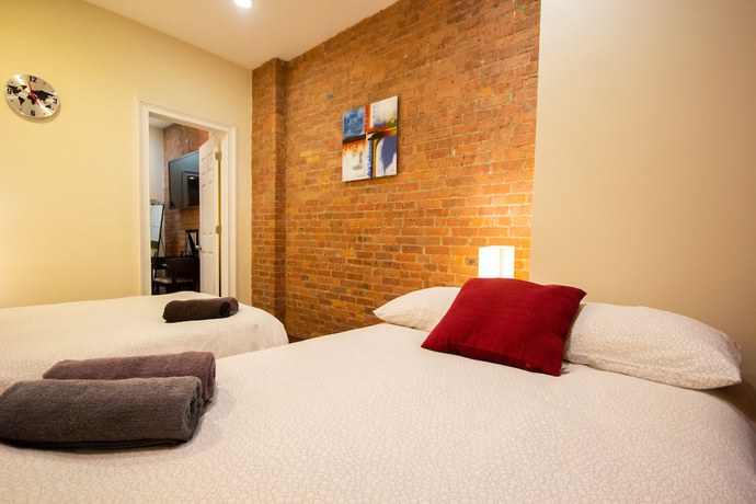 Imagen de la habitación del Hotel Studio Plus. Foto 5