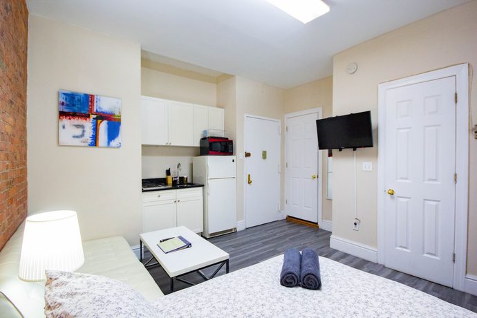 Imagen de la habitación del Hotel Studio Plus. Foto 6