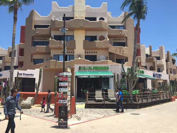 Imagen de los exteriores del Hotel Studio Suite At Marina Cabo Plaza. Foto 12