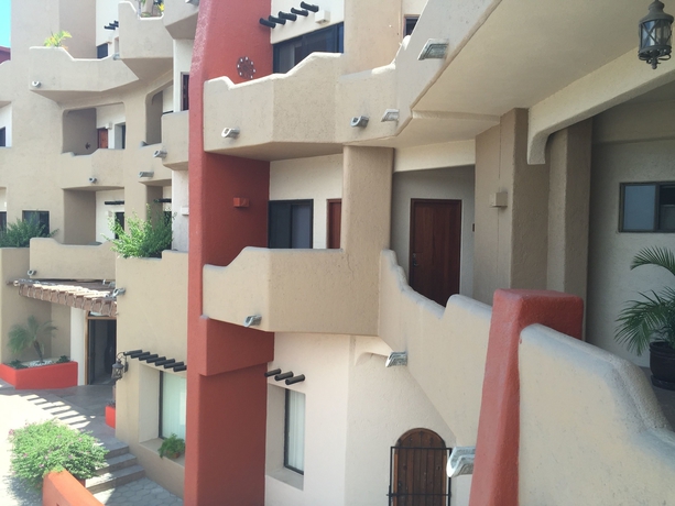 Imagen de los exteriores del Hotel Studio Suite At Marina Cabo Plaza. Foto 13