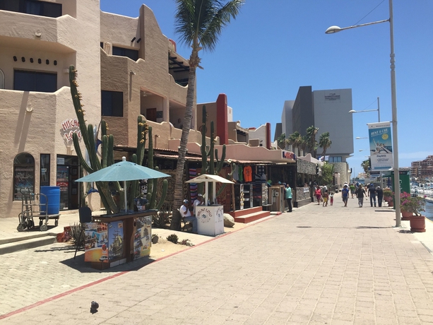 Imagen de los exteriores del Hotel Studio Suite At Marina Cabo Plaza. Foto 14