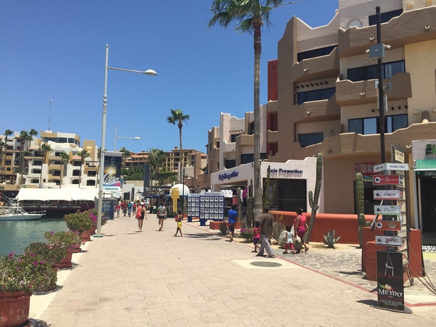 Imagen de los exteriores del Hotel Studio Suite At Marina Cabo Plaza. Foto 18