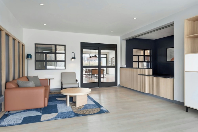 Imagen del bar/restaurante del Hotel StudioRes by Marriott Louisville East. Foto 2