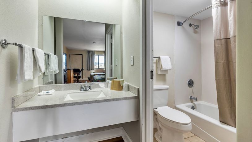 Imagen de la habitación del Hotel Studios And Suites 4 Less Emporia. Foto 13