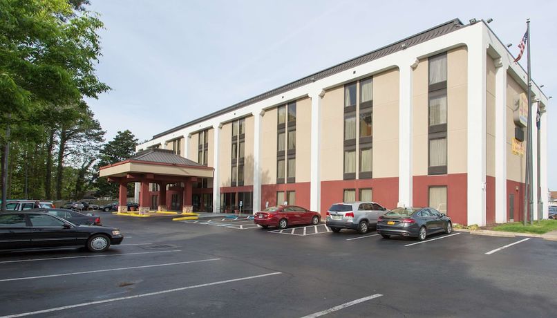Imagen general del Hotel Studios And Suites 4 Less Western Branch. Foto 2
