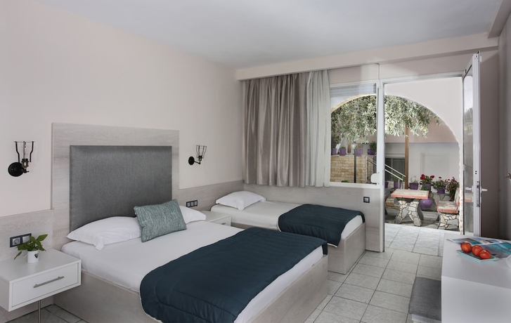 Imagen de la habitación del Hotel Studios Anny Family. Foto 3