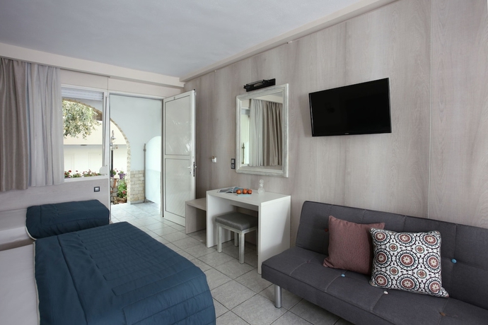 Imagen de la habitación del Hotel Studios Anny Family. Foto 10