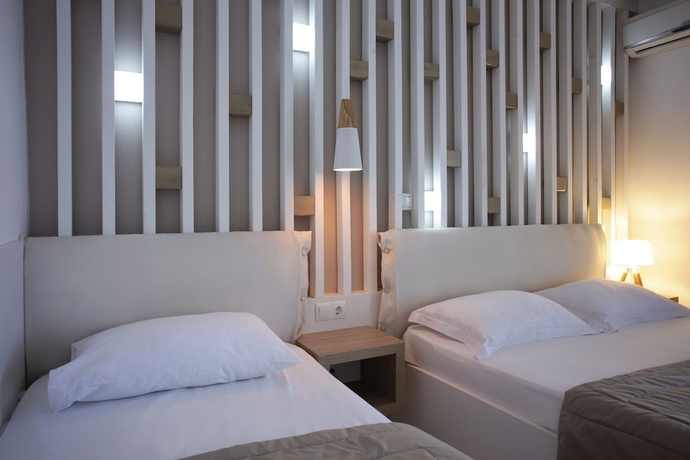 Imagen de la habitación del Hotel Studios Anny Family. Foto 12