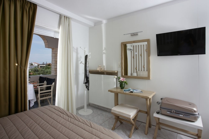 Imagen de la habitación del Hotel Studios Anny Family. Foto 14