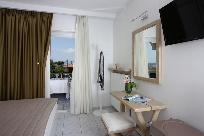 Imagen de la habitación del Hotel Studios Anny Family. Foto 16