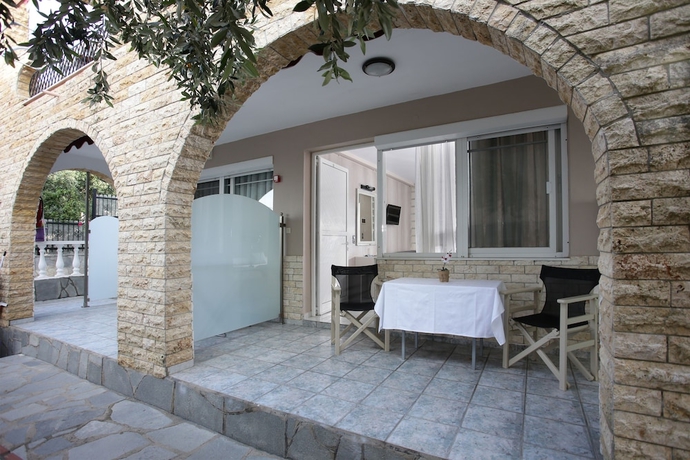 Imagen de la habitación del Hotel Studios Anny Family. Foto 18