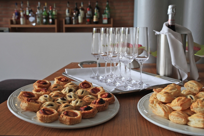 Imagen del bar/restaurante del Hotel Studios. Foto 4