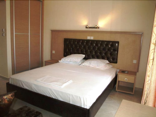 Imagen de la habitación del Hotel Studios Pieria. Foto 7